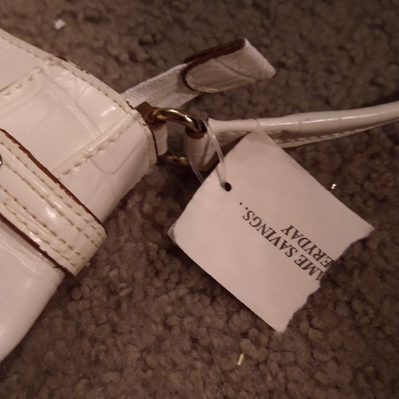 BRAND NEW LIZ CLAIRBORNE WHITE FAUX LEATHER PURSE - Picture 3 of 9